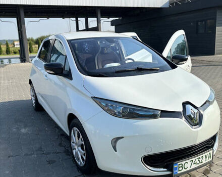 Белый Рено Зое, объемом двигателя 0 л и пробегом 111 тыс. км за 6500 $, фото 1 на Automoto.ua
