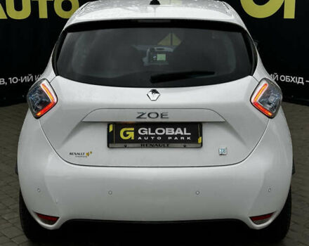 Белый Рено Зое, объемом двигателя 0 л и пробегом 90 тыс. км за 6400 $, фото 12 на Automoto.ua