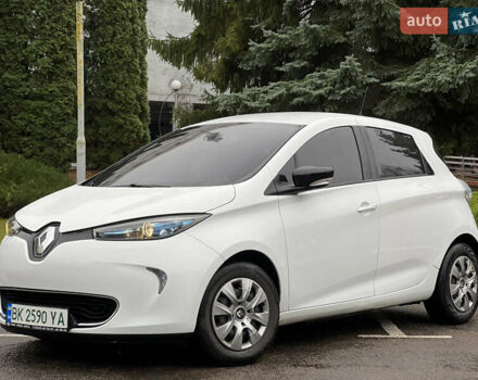 Белый Рено Зое, объемом двигателя 0 л и пробегом 82 тыс. км за 6900 $, фото 11 на Automoto.ua