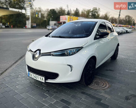 Белый Рено Зое, объемом двигателя 0 л и пробегом 127 тыс. км за 7150 $, фото 2 на Automoto.ua