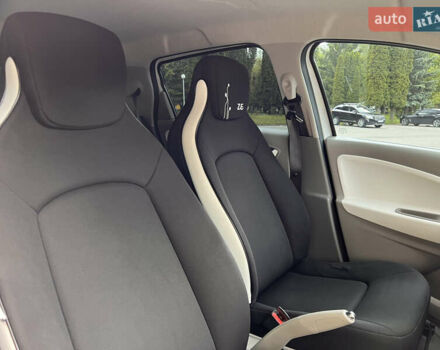 Білий Рено Зое, об'ємом двигуна 0 л та пробігом 82 тис. км за 7650 $, фото 28 на Automoto.ua