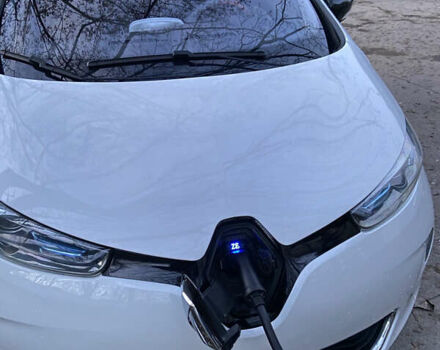 Белый Рено Зое, объемом двигателя 0 л и пробегом 159 тыс. км за 7550 $, фото 2 на Automoto.ua