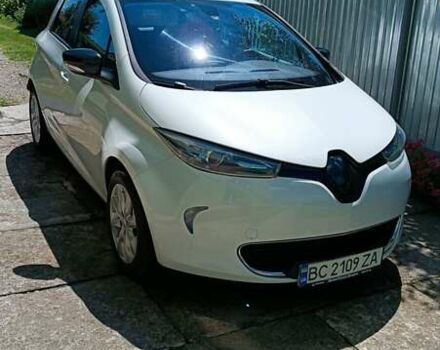 Белый Рено Зое, объемом двигателя 0 л и пробегом 100 тыс. км за 7300 $, фото 3 на Automoto.ua