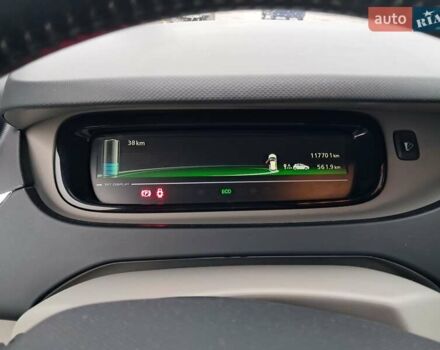 Білий Рено Зое, об'ємом двигуна 0 л та пробігом 117 тис. км за 6750 $, фото 8 на Automoto.ua