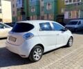 Белый Рено Зое, объемом двигателя 65 л и пробегом 232 тыс. км за 5699 $, фото 3 на Automoto.ua