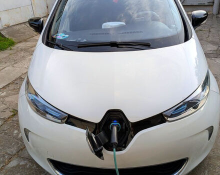 Білий Рено Зое, об'ємом двигуна 0 л та пробігом 59 тис. км за 7999 $, фото 9 на Automoto.ua