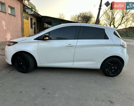 Белый Рено Зое, объемом двигателя 0 л и пробегом 127 тыс. км за 5800 $, фото 1 на Automoto.ua