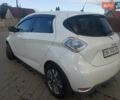 Белый Рено Зое, объемом двигателя 0 л и пробегом 94 тыс. км за 8250 $, фото 2 на Automoto.ua