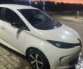 Белый Рено Зое, объемом двигателя 0 л и пробегом 162 тыс. км за 6500 $, фото 4 на Automoto.ua