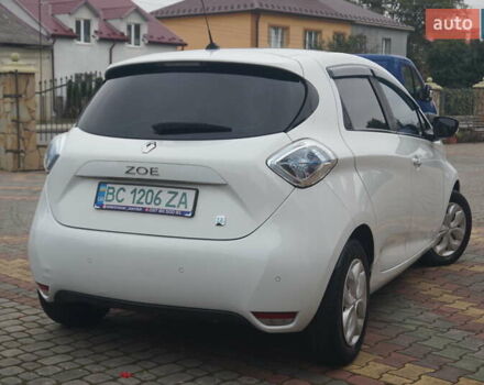 Белый Рено Зое, объемом двигателя 0 л и пробегом 102 тыс. км за 6777 $, фото 6 на Automoto.ua