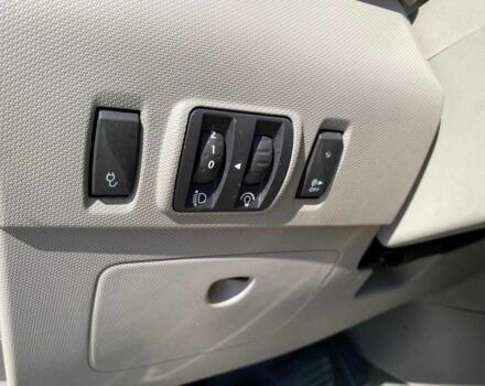 Белый Рено Зое, объемом двигателя 0 л и пробегом 91 тыс. км за 6480 $, фото 21 на Automoto.ua