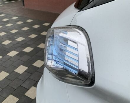 Білий Рено Зое, об'ємом двигуна 0 л та пробігом 68 тис. км за 5800 $, фото 2 на Automoto.ua