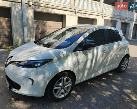 Білий Рено Зое, об'ємом двигуна 0 л та пробігом 70 тис. км за 7200 $, фото 5 на Automoto.ua