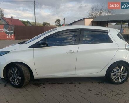 Белый Рено Зое, объемом двигателя 0 л и пробегом 94 тыс. км за 8250 $, фото 3 на Automoto.ua