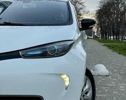 Белый Рено Зое, объемом двигателя 0 л и пробегом 147 тыс. км за 5999 $, фото 24 на Automoto.ua