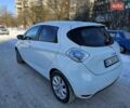 Белый Рено Зое, объемом двигателя 0 л и пробегом 99 тыс. км за 6800 $, фото 6 на Automoto.ua