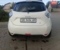 Белый Рено Зое, объемом двигателя 0 л и пробегом 94 тыс. км за 8250 $, фото 5 на Automoto.ua
