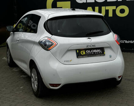 Белый Рено Зое, объемом двигателя 0 л и пробегом 90 тыс. км за 6400 $, фото 13 на Automoto.ua
