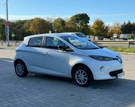 Белый Рено Зое, объемом двигателя 0 л и пробегом 98 тыс. км за 5250 $, фото 4 на Automoto.ua