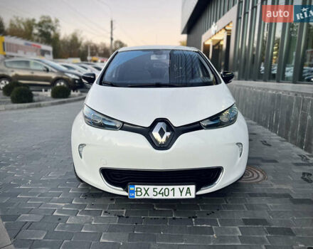 Белый Рено Зое, объемом двигателя 0 л и пробегом 127 тыс. км за 7150 $, фото 1 на Automoto.ua