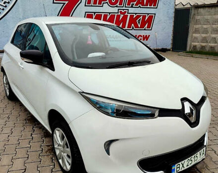 Белый Рено Зое, объемом двигателя 0 л и пробегом 98 тыс. км за 6200 $, фото 13 на Automoto.ua