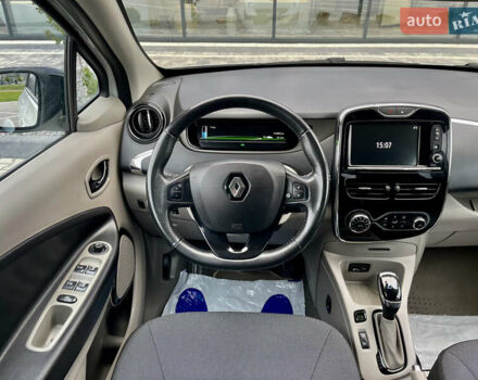 Белый Рено Зое, объемом двигателя 0 л и пробегом 124 тыс. км за 7000 $, фото 21 на Automoto.ua