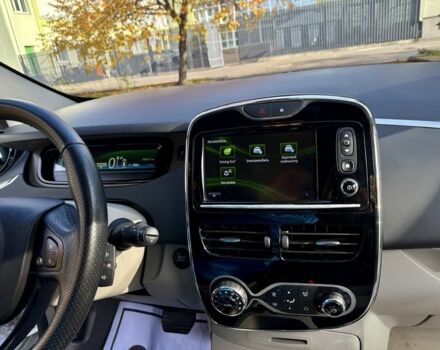 Білий Рено Зое, об'ємом двигуна 0 л та пробігом 68 тис. км за 6965 $, фото 20 на Automoto.ua