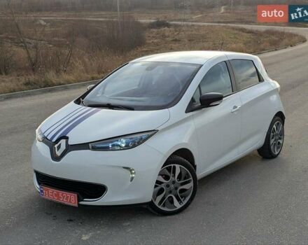 Белый Рено Зое, объемом двигателя 0 л и пробегом 85 тыс. км за 6900 $, фото 69 на Automoto.ua