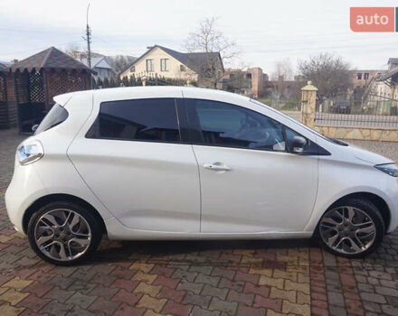 Белый Рено Зое, объемом двигателя 0 л и пробегом 86 тыс. км за 7200 $, фото 16 на Automoto.ua