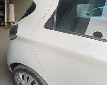 Білий Рено Зое, об'ємом двигуна 0 л та пробігом 131 тис. км за 6300 $, фото 5 на Automoto.ua