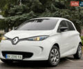 Белый Рено Зое, объемом двигателя 0 л и пробегом 82 тыс. км за 6900 $, фото 13 на Automoto.ua