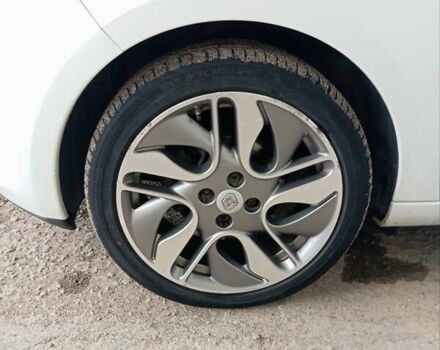 Білий Рено Зое, об'ємом двигуна 0 л та пробігом 143 тис. км за 6700 $, фото 10 на Automoto.ua