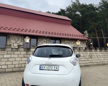 Білий Рено Зое, об'ємом двигуна 0 л та пробігом 107 тис. км за 6400 $, фото 4 на Automoto.ua