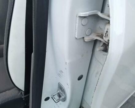 Білий Рено Зое, об'ємом двигуна 0 л та пробігом 131 тис. км за 6300 $, фото 23 на Automoto.ua