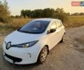 Белый Рено Зое, объемом двигателя 0 л и пробегом 150 тыс. км за 6400 $, фото 10 на Automoto.ua