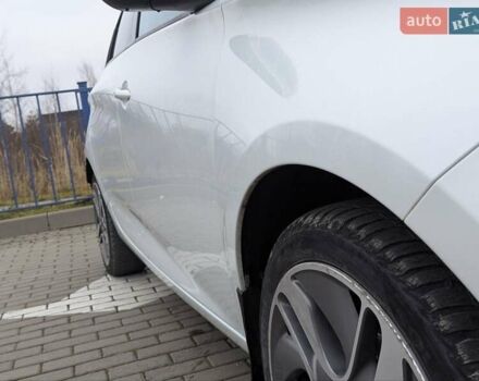 Білий Рено Зое, об'ємом двигуна 0 л та пробігом 85 тис. км за 6995 $, фото 4 на Automoto.ua