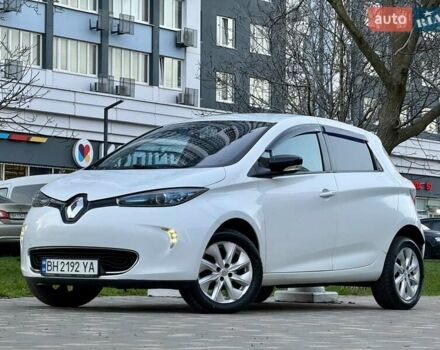 Белый Рено Зое, объемом двигателя 0 л и пробегом 147 тыс. км за 5999 $, фото 7 на Automoto.ua