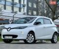 Белый Рено Зое, объемом двигателя 0 л и пробегом 147 тыс. км за 5999 $, фото 7 на Automoto.ua