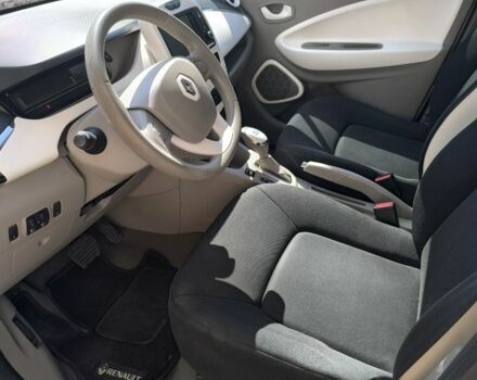 Білий Рено Зое, об'ємом двигуна 0 л та пробігом 92 тис. км за 6400 $, фото 6 на Automoto.ua