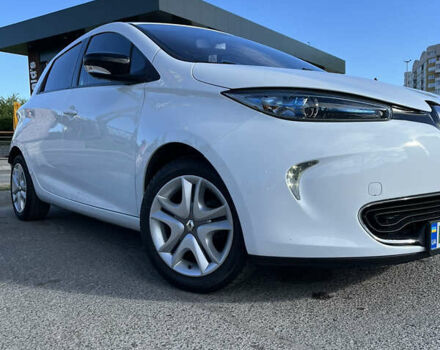 Белый Рено Зое, объемом двигателя 0 л и пробегом 61 тыс. км за 7900 $, фото 3 на Automoto.ua