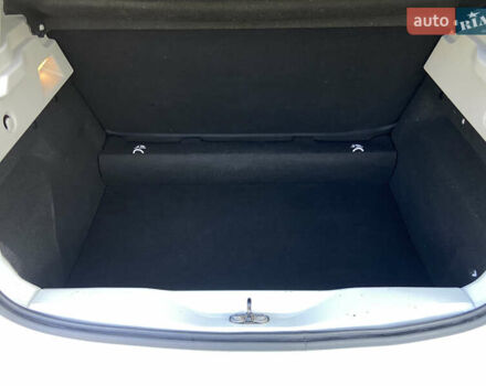 Білий Рено Зое, об'ємом двигуна 0 л та пробігом 98 тис. км за 6999 $, фото 20 на Automoto.ua