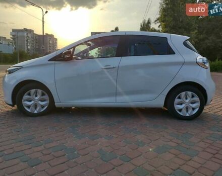 Білий Рено Зое, об'ємом двигуна 0 л та пробігом 100 тис. км за 11999 $, фото 6 на Automoto.ua
