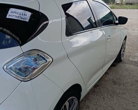Белый Рено Зое, объемом двигателя 0 л и пробегом 143 тыс. км за 7000 $, фото 16 на Automoto.ua