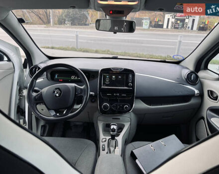 Білий Рено Зое, об'ємом двигуна 0 л та пробігом 160 тис. км за 7500 $, фото 31 на Automoto.ua