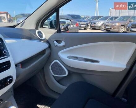 Білий Рено Зое, об'ємом двигуна 0 л та пробігом 91 тис. км за 6940 $, фото 20 на Automoto.ua