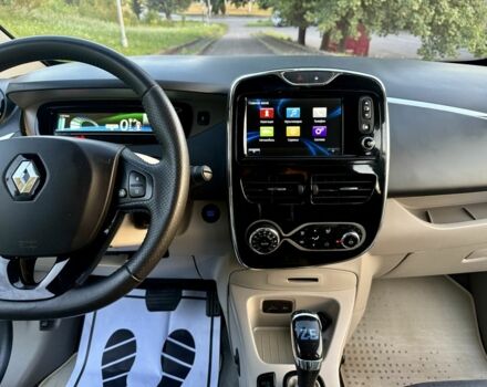 Белый Рено Зое, объемом двигателя 0 л и пробегом 116 тыс. км за 6944 $, фото 15 на Automoto.ua