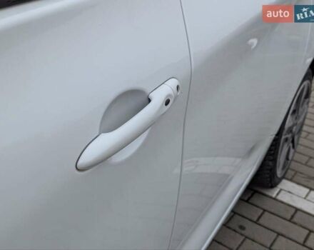 Білий Рено Зое, об'ємом двигуна 0 л та пробігом 85 тис. км за 6995 $, фото 7 на Automoto.ua