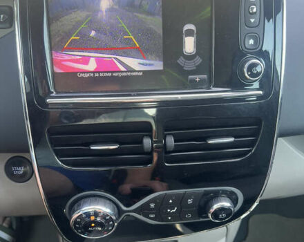 Белый Рено Зое, объемом двигателя 0 л и пробегом 62 тыс. км за 6999 $, фото 2 на Automoto.ua