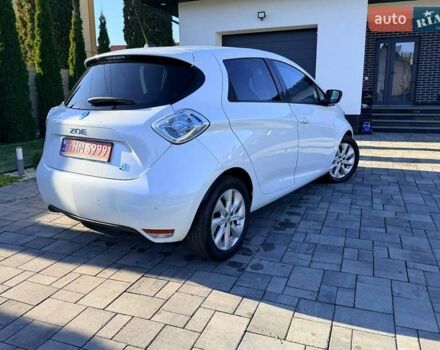 Белый Рено Зое, объемом двигателя 0 л и пробегом 106 тыс. км за 6250 $, фото 26 на Automoto.ua