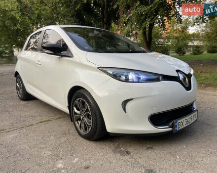 Білий Рено Зое, об'ємом двигуна 0 л та пробігом 98 тис. км за 6999 $, фото 6 на Automoto.ua